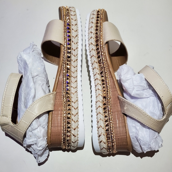 Womens NWOT Boutique Flat Sandals Straps Sz 9 - Picture 5 of 7